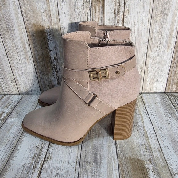 JustFab Carol Taupe Suede Buckle Strap Block Heel Ankle Boots Womens US 10 - Picture 3 of 9